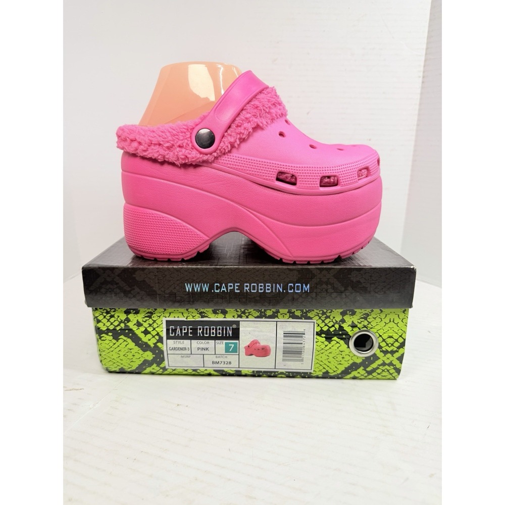Cape Robbin Gardener-3 Pink Platform Clogs Faux Fur Women's Size 7 New Box